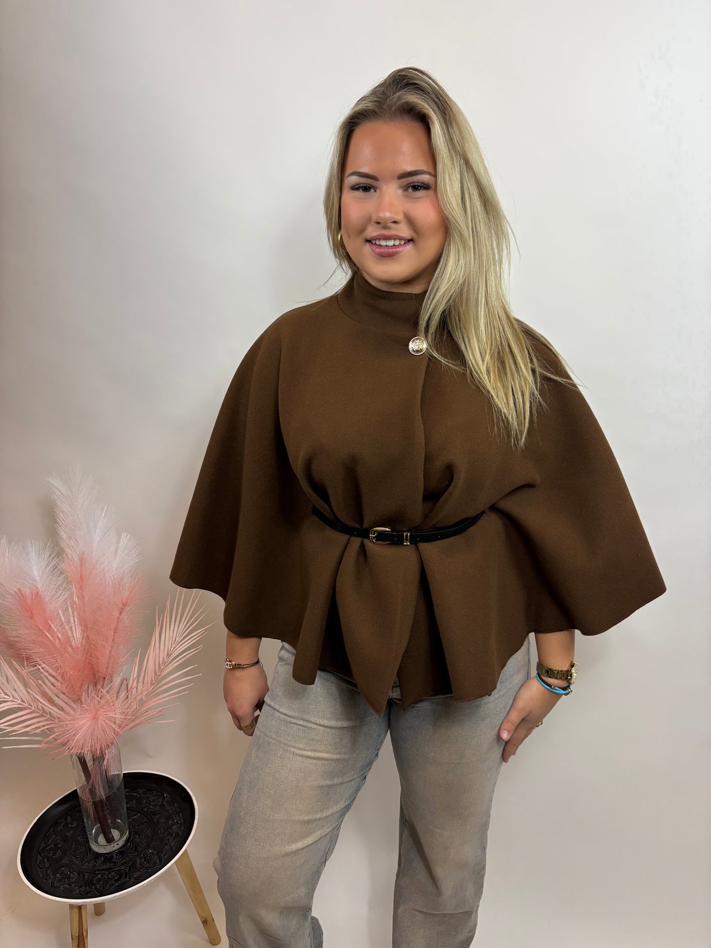 DAMES PONCHO MET CEINTUUR BRUIN 4004