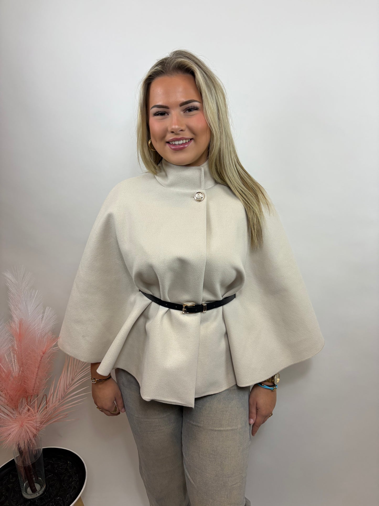 DAMES PONCHO MET CEINTUUR BEIGE 4004