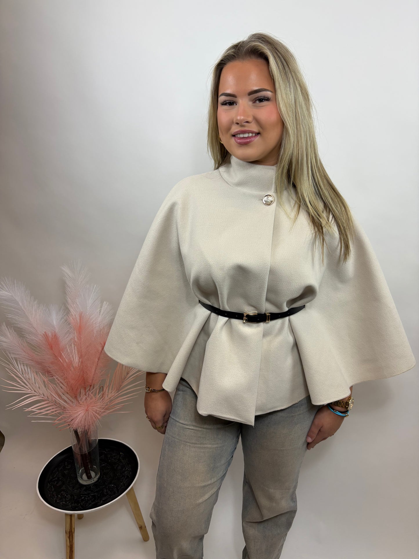 DAMES PONCHO MET CEINTUUR BEIGE 4004