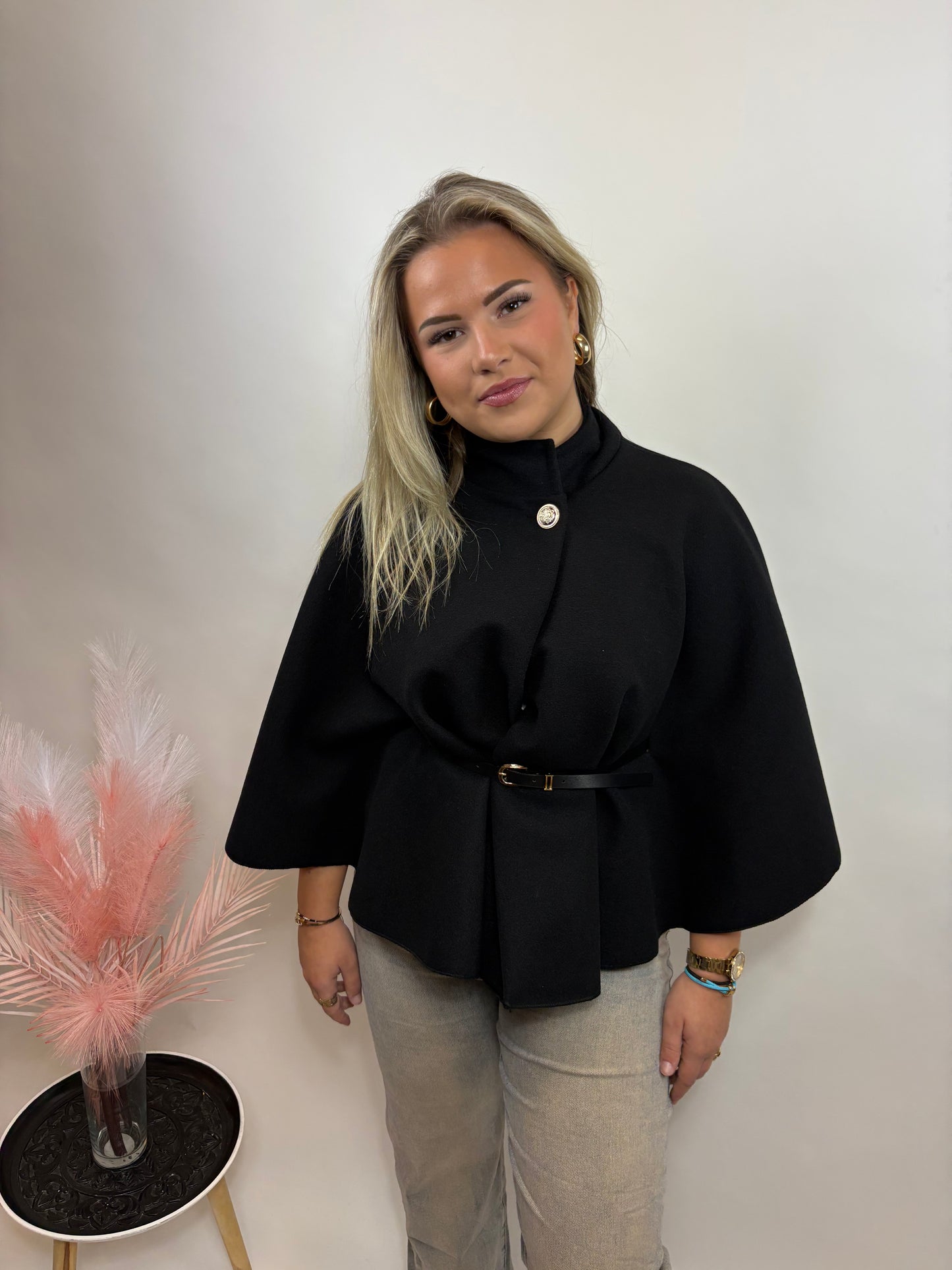 DAMES PONCHO MET CEINTUUR ZWART 4004