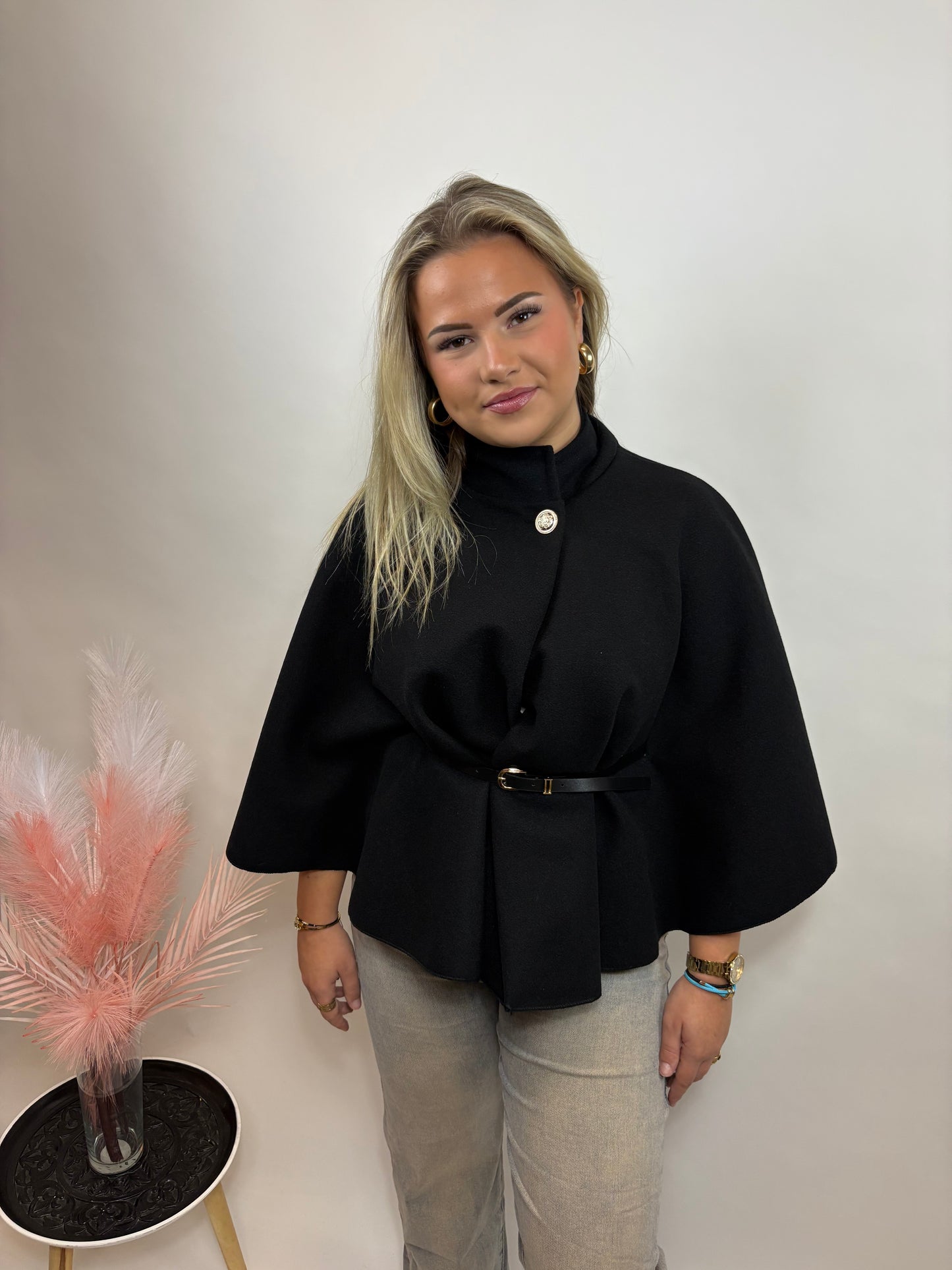 DAMES PONCHO MET CEINTUUR ZWART 4004