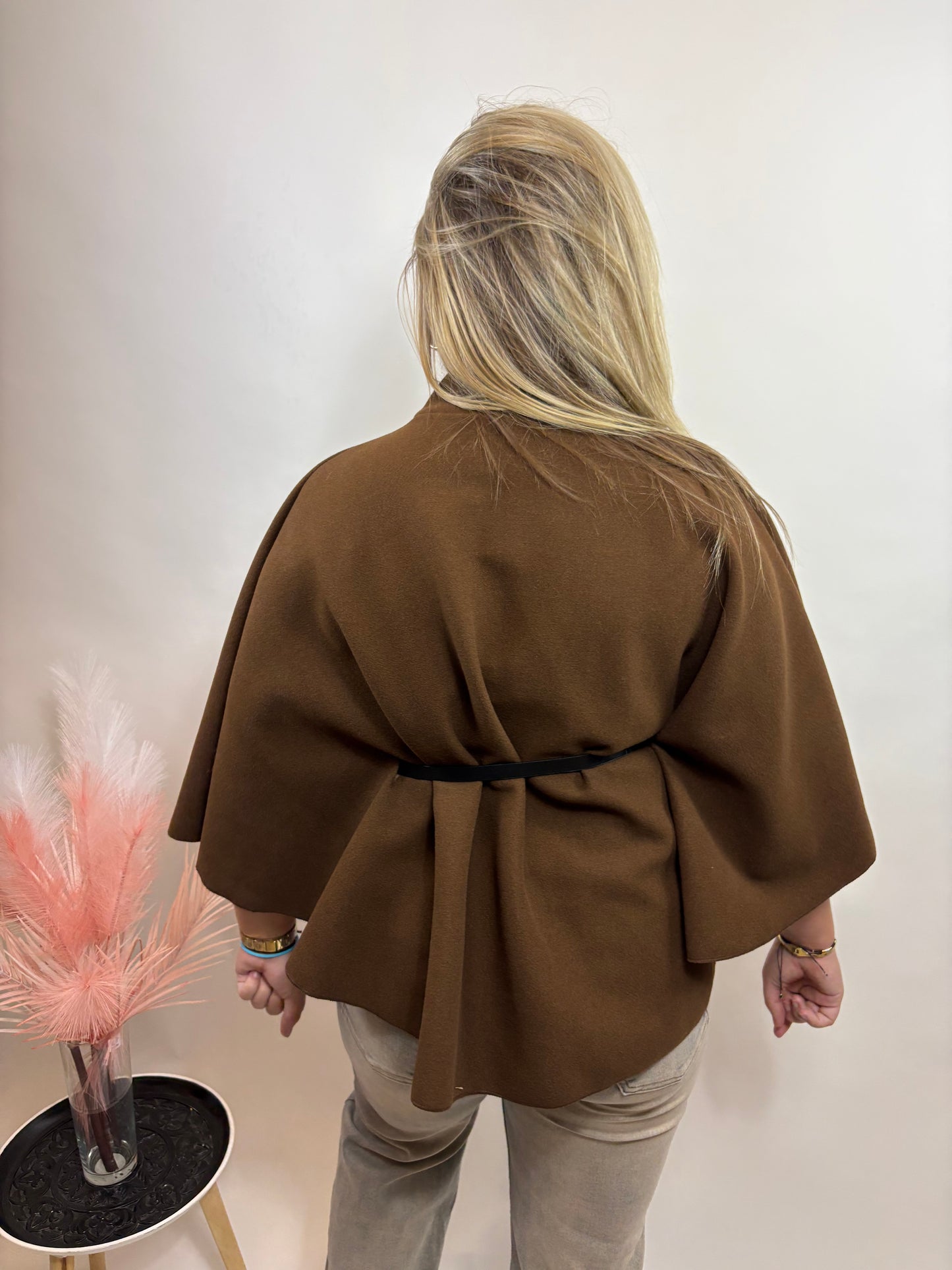 DAMES PONCHO MET CEINTUUR BRUIN 4004